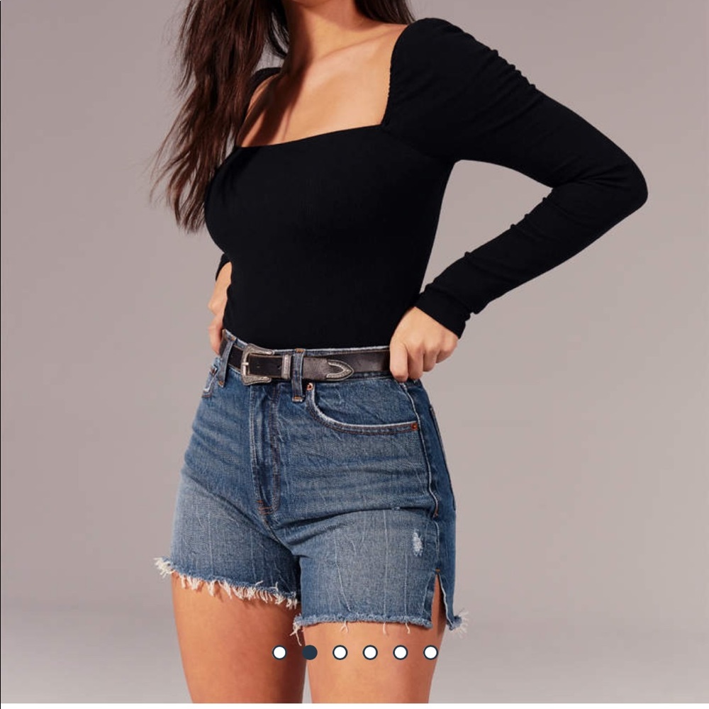 A&F Curve Love High Rise 4 inch Mom Shorts
